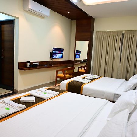 Unnati Stay Inn Vijayapura Биджапур Экстерьер фото