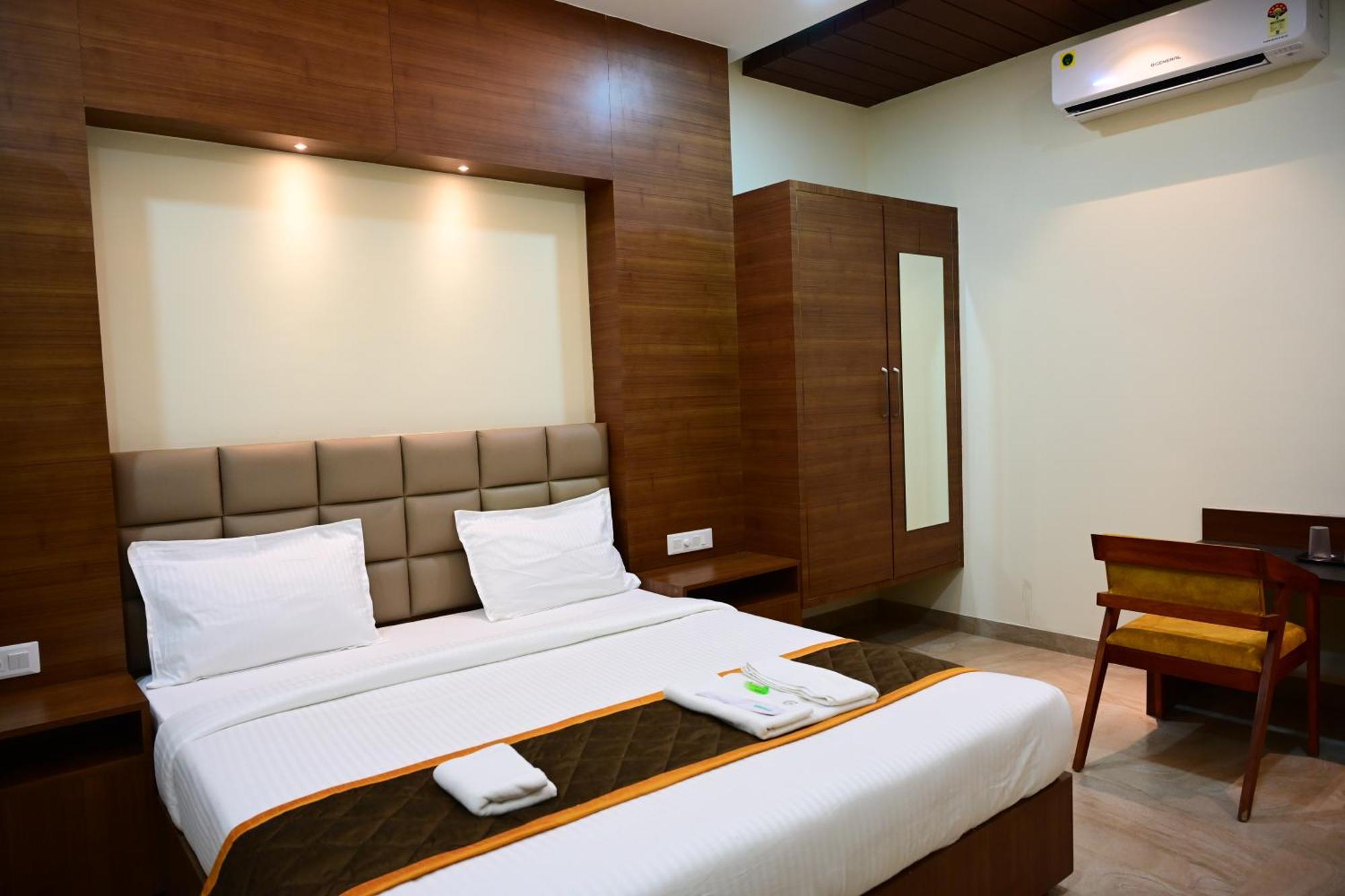Unnati Stay Inn Vijayapura Биджапур Экстерьер фото