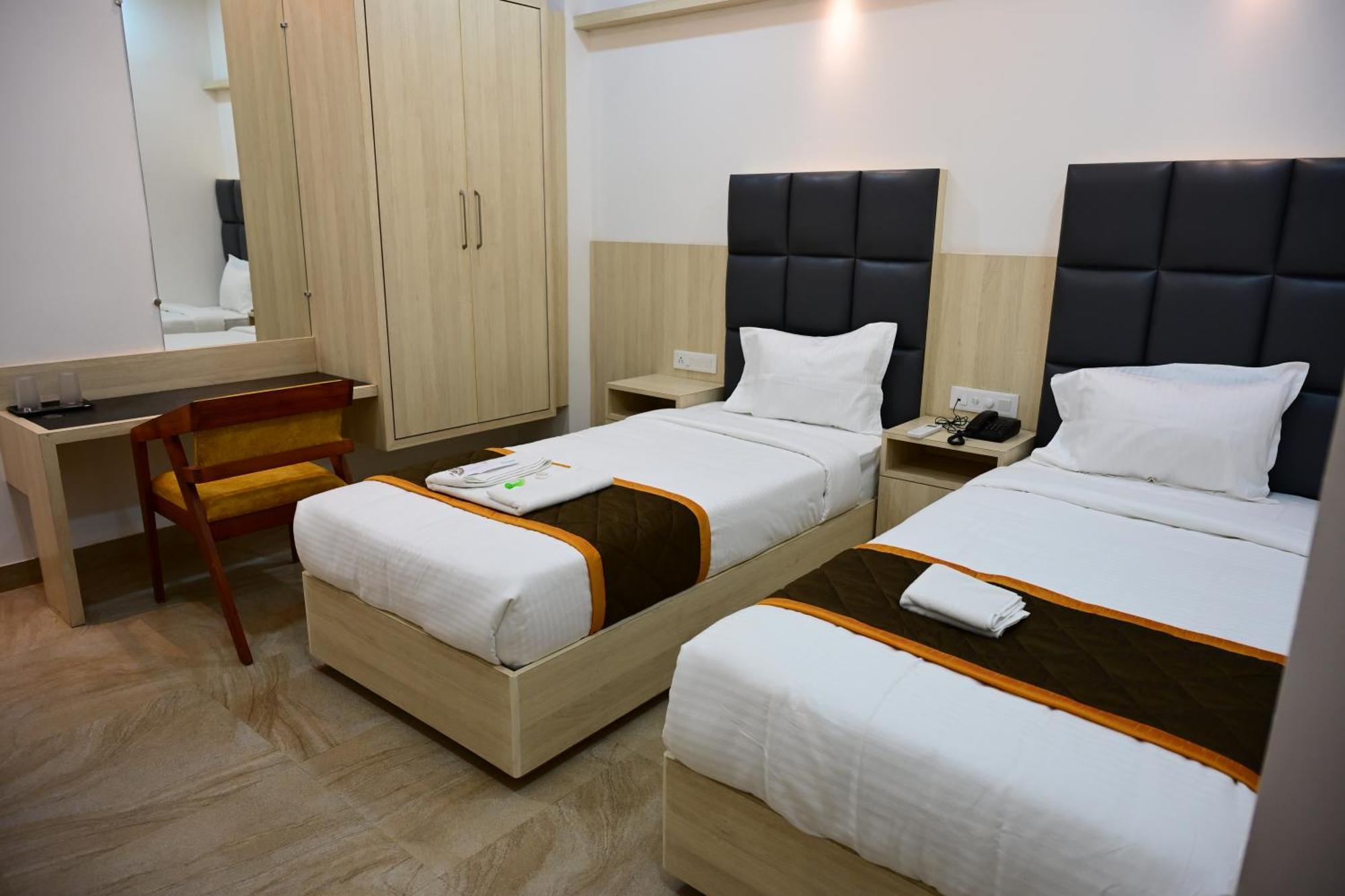 Unnati Stay Inn Vijayapura Биджапур Экстерьер фото